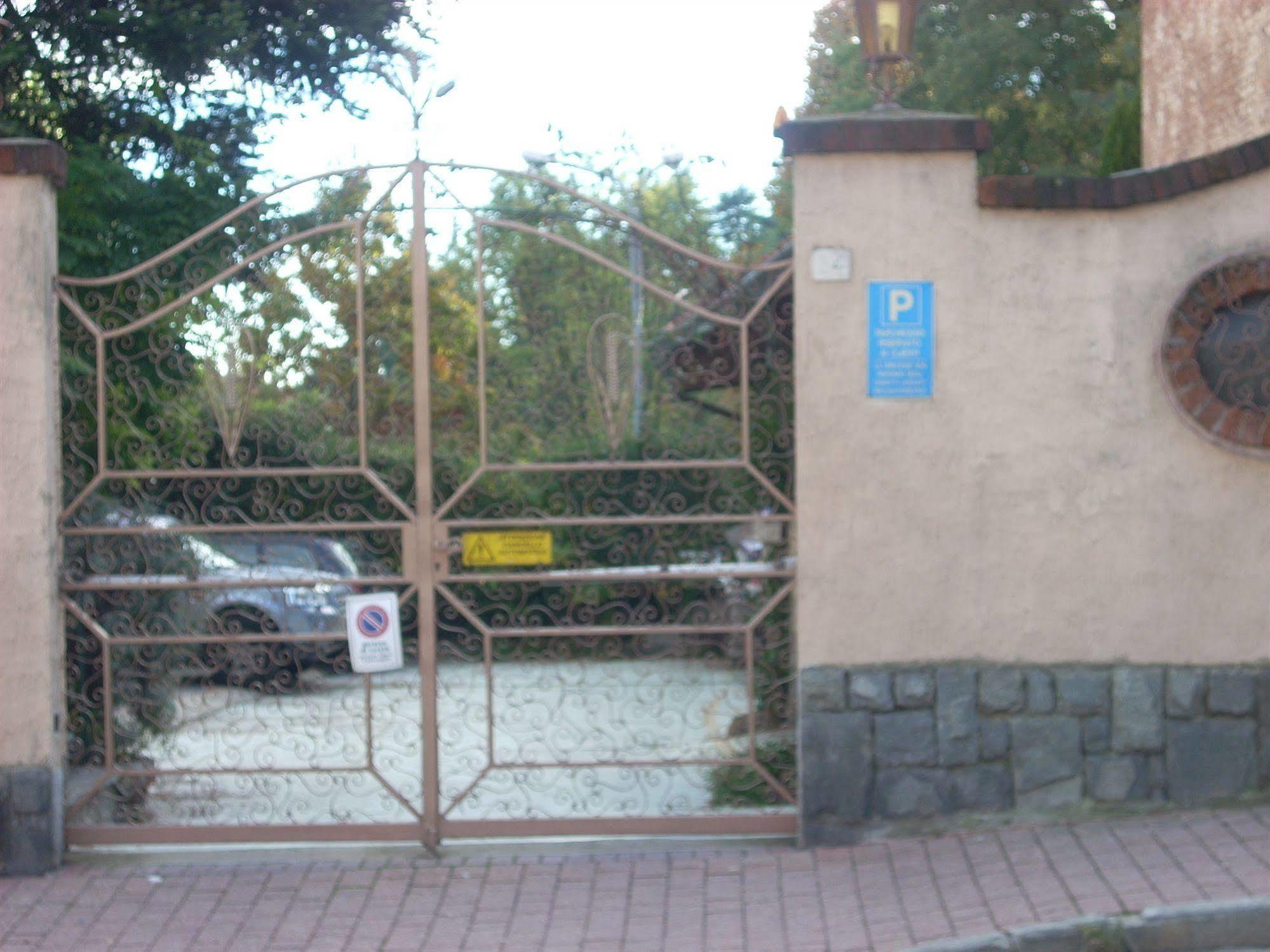 Hotel Pino Torinese Exterior foto
